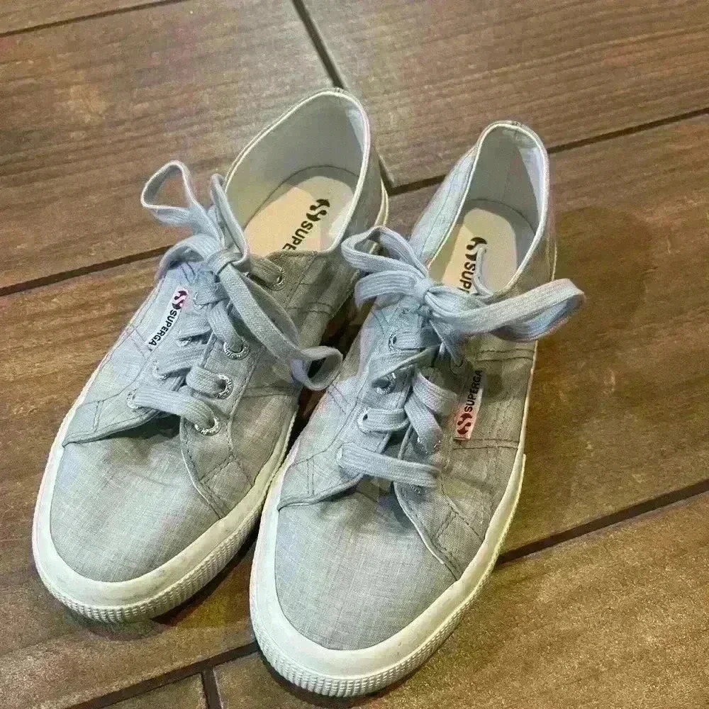 Superga Low-Top Shoes size 7 women’s - Picture 2 of 5